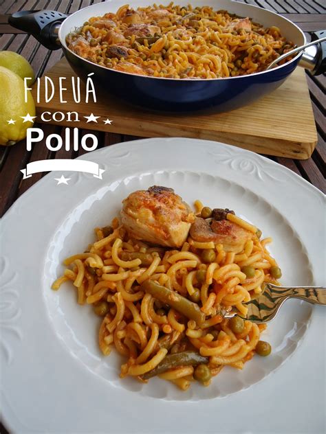 Fideuá de pollo con guisantes