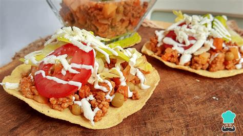 Tostada de picadillo gratinada