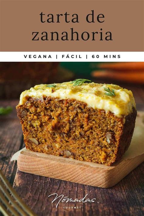 Tarta de zanahoria vegana lista para servir