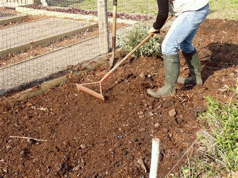 Herramientas para nivelar un suelo