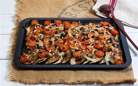 Berenjenas al estilo Jamie Oliver con uvas pasas y piñones