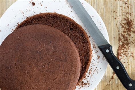 Bizcocho de chocolate cortado
