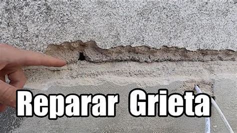 Reparación de grietas en una barbacoa de obra