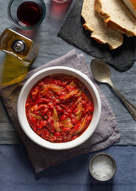 Pimientos confitados con cebolla y vinagre de Jerez