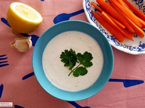 Ingredientes para la salsa de yogur