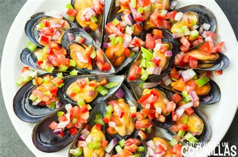 Plato terminado de mejillones en vinagreta