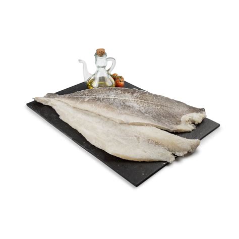 Filetes de bacalao enharinados