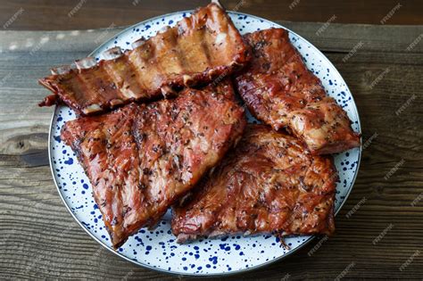 Costillas de cerdo ahumadas listas para comer