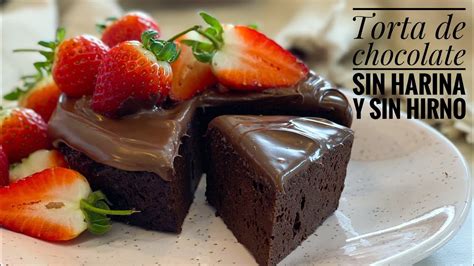Pastel de chocolate cremoso sin harina