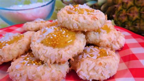 Galletas de piña colada caseras con glaseado de coco