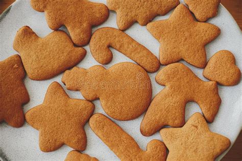 Galletas de jengibre recién horneadas