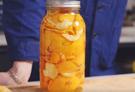 Desinfectante casero con cáscara de naranja fermentada