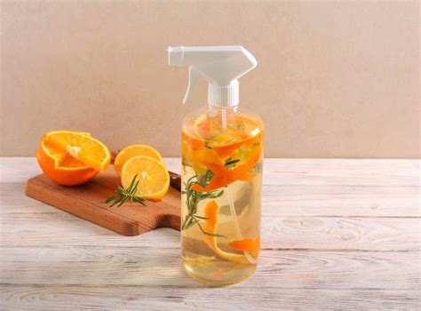 Ambientador casero con cáscaras de naranja y especias