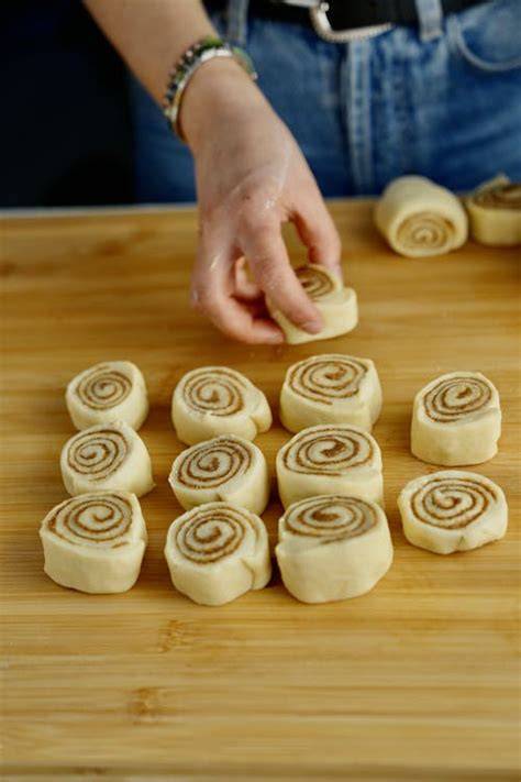Rollos de canela listos para hornear