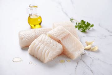 Lomos de bacalao escalfados