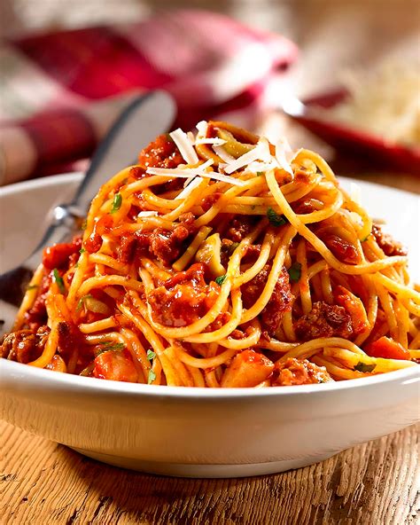 Espaguetis con salsa al estilo español