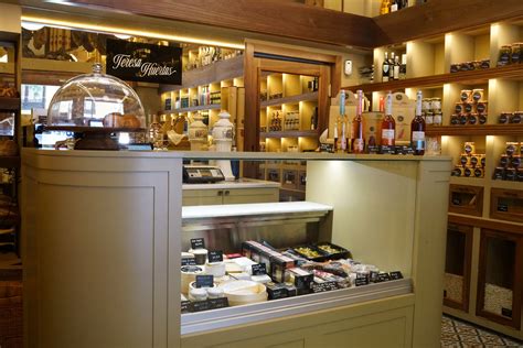 Productos gourmet en tienda física