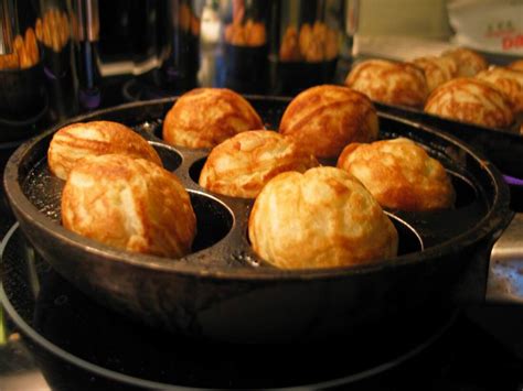 Sartén especial para Æbleskiver en uso