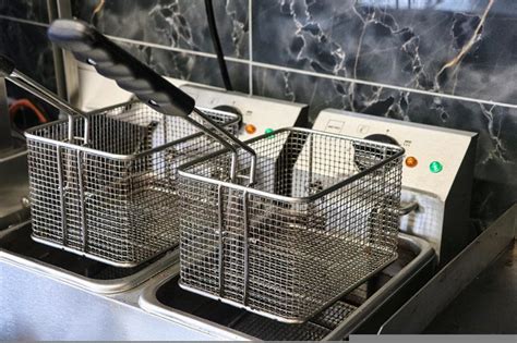 Diferentes tipos de cestas para freidoras de hostelería