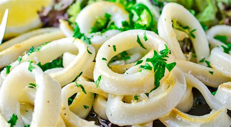 Anillas de pota frescas y cocinadas