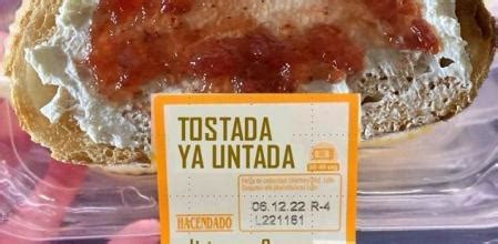 Comparativa de la tosta untada falsa y la imagen original de huevos fritos