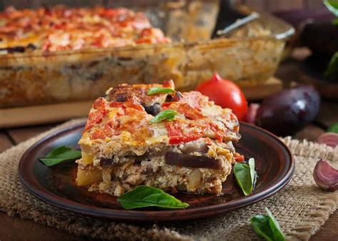 Musaka sin gluten con capas de berenjena y patata