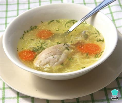 Caldo de pollo casero