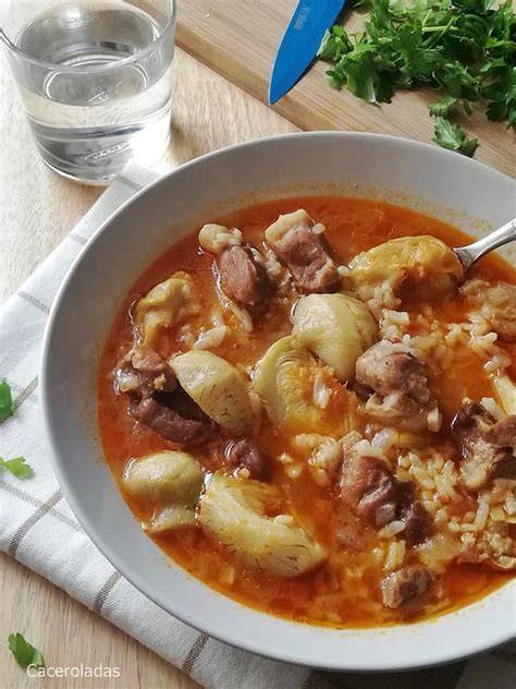 Arroz caldoso con alcachofas y bacalao