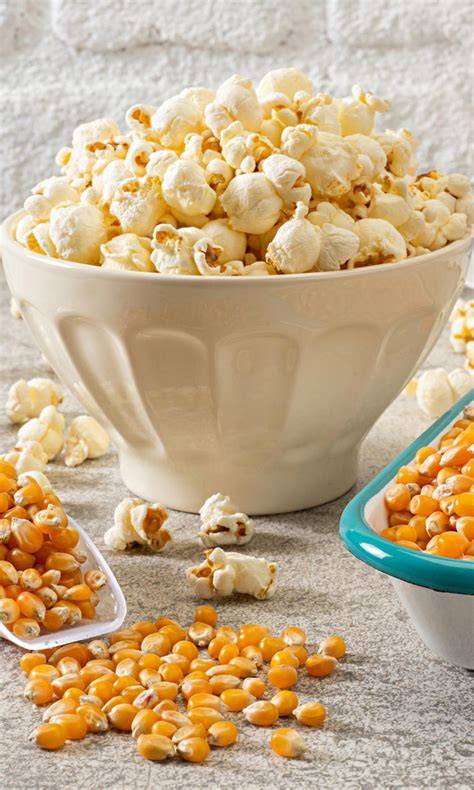 Palomitas de maíz recién hechas en un bol