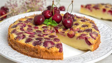 Pastel de cerezas con enrejado horneado