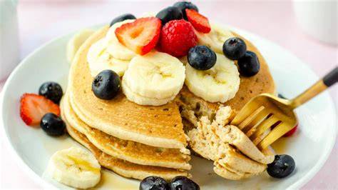 panqueques caseros con miel y frutas
