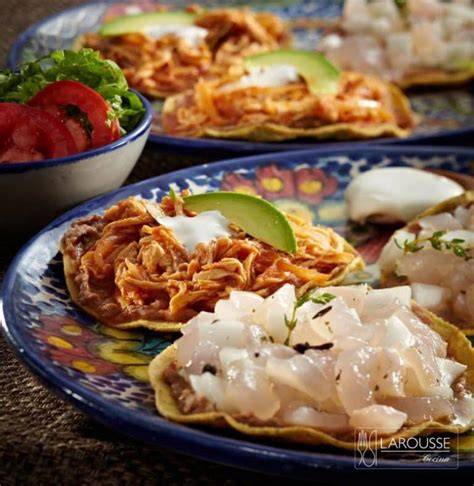 Tostadas mexicanas de tinga y pata