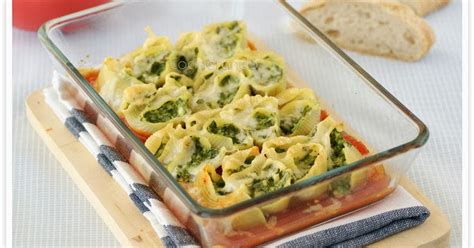 Gratinado de pasta con ricotta, espinacas y tomate