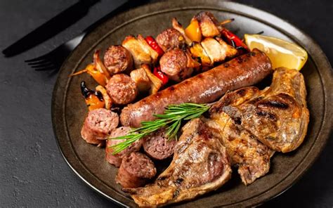 Plato de parrillada de carne en Parrilla La Viña