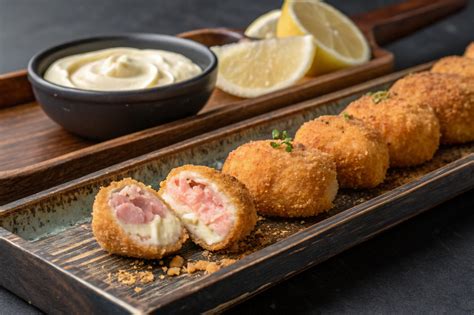 Croquetas de salmón doradas