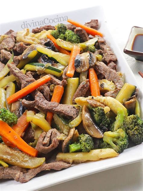 Stir-fry de ramen con ternera y vegetales