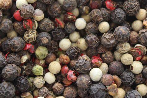 Tipos de pimienta (negra, blanca, verde, rosa)