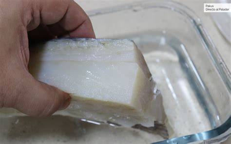Proceso de desalado de bacalao en agua fría