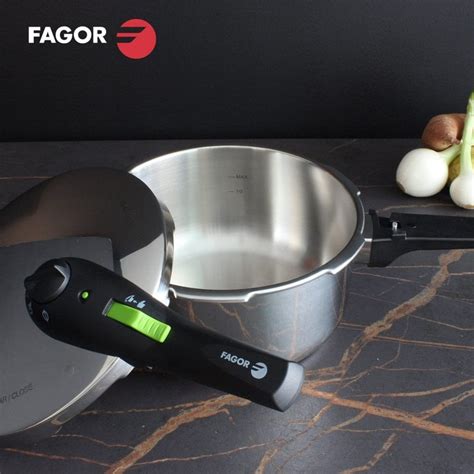 Olla a presión Fagor Rapid Xpress en un entorno de cocina