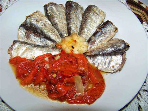 Plato de sardinas con pimientos asados