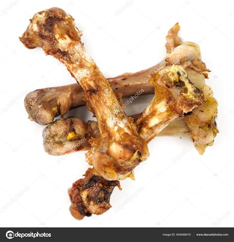 Carcasa de pollo con restos de carne