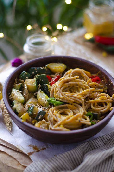 Espaguetis de espelta con boniato y verduras