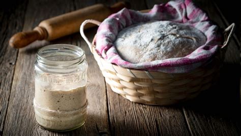 Preparación de la masa de pan en panificadora con masa madre y semillas