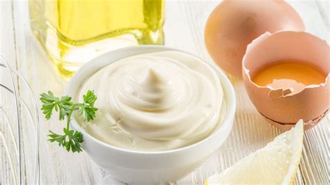 Huevo y mayonesa como ingredientes de belleza