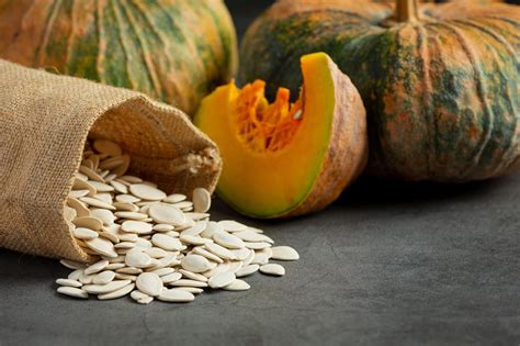 Ilustración de una calabaza con sus semillas