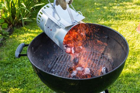 Montículo de carbón en una barbacoa
