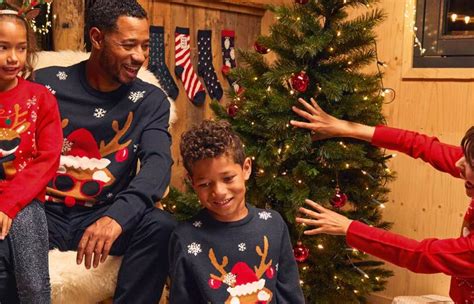 Elementos característicos de un jersey navideño tradicional