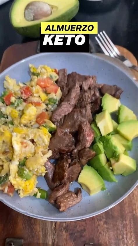 Variedad de platos keto con nata