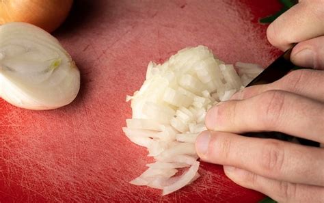 Cebolla picada dorándose en la Cookeo