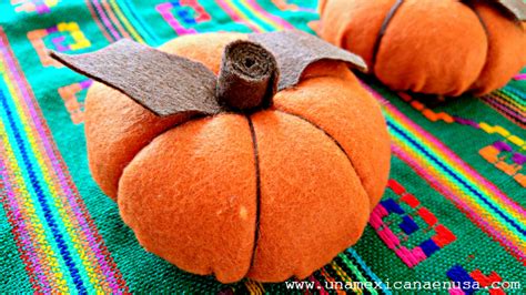 Calabazas de fieltro de diferentes tamaños y colores